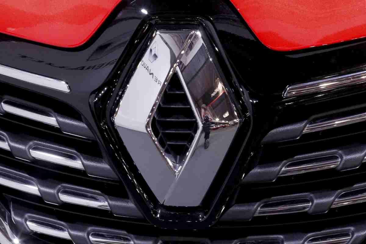 Renault Megane E-Tech nuovo costo incentivi