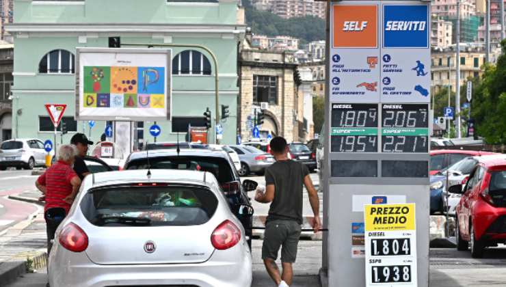 Mazzata automobilisti prezzo carburante