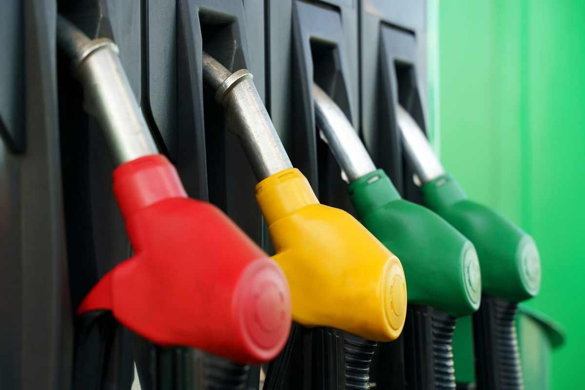 Carburante, dati ancora allarmanti in Italia