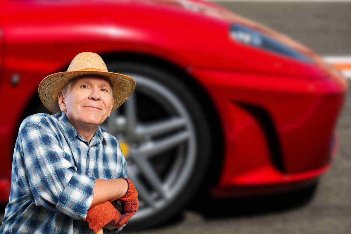 Questo contadino ha comprato una super Ferrari