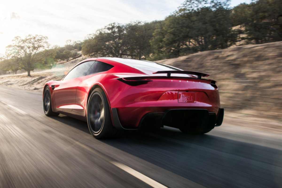 Tesla Roadster caratteristica assurda