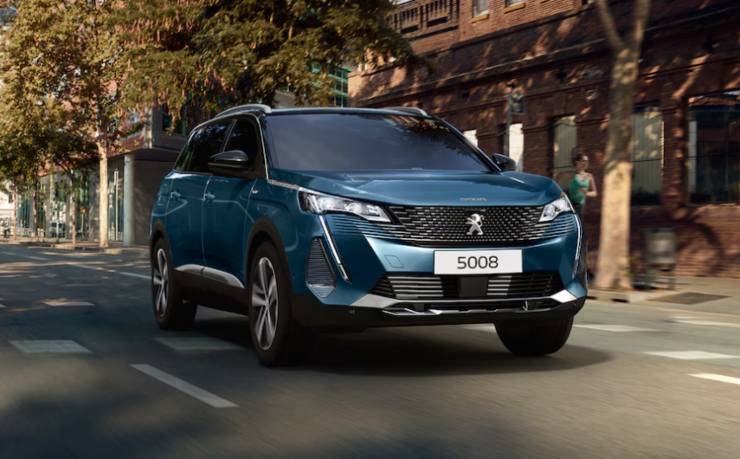 Peugeot 5008 ecco il SUV francese