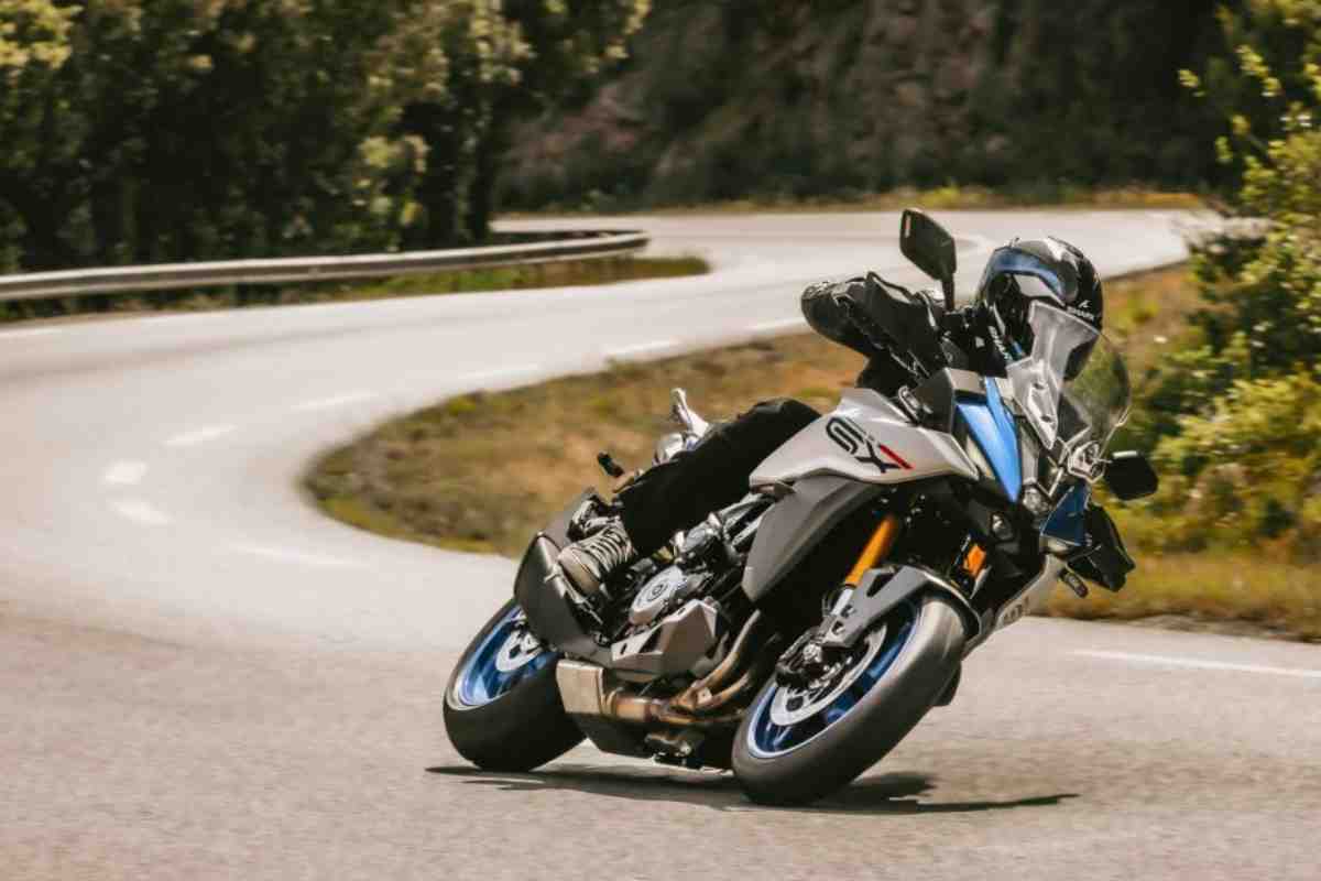 Ammiraglia di Suzuki contro R 1300 GS BMW