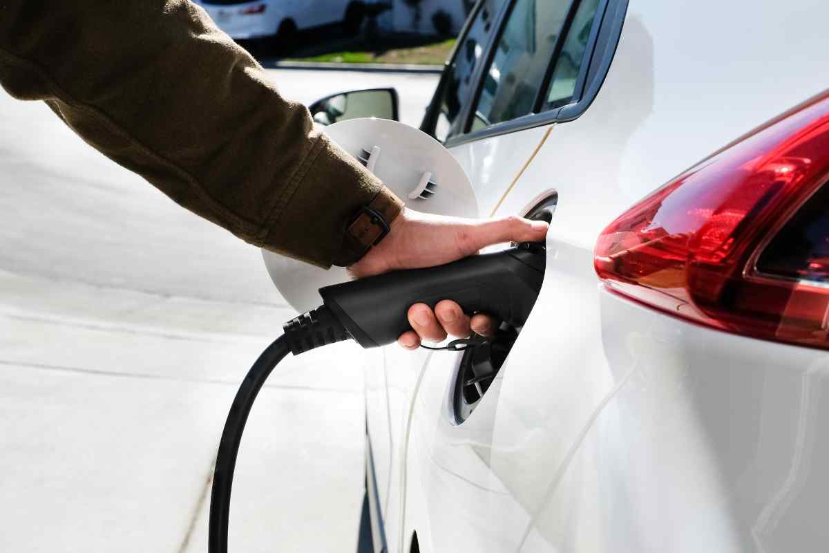 Auto elettrica Enel riduzioni di prezzo