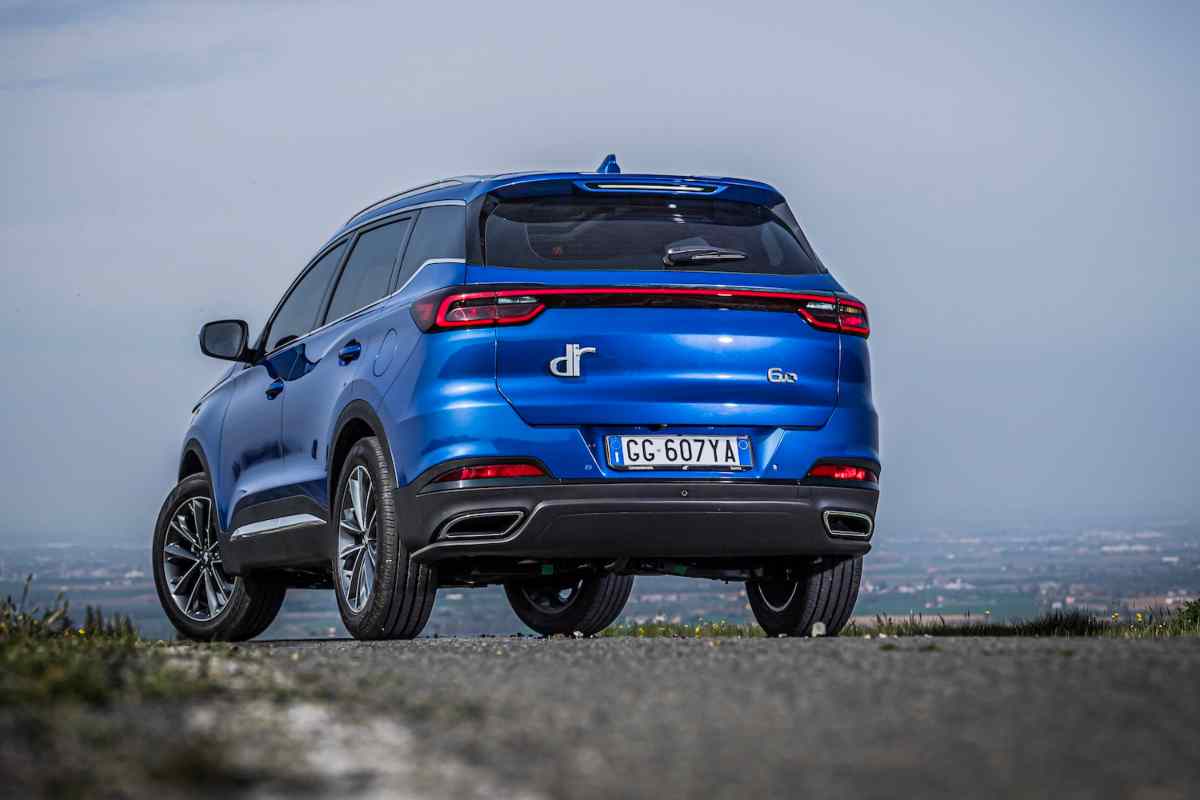 suv italiano Dr automobiles dr6