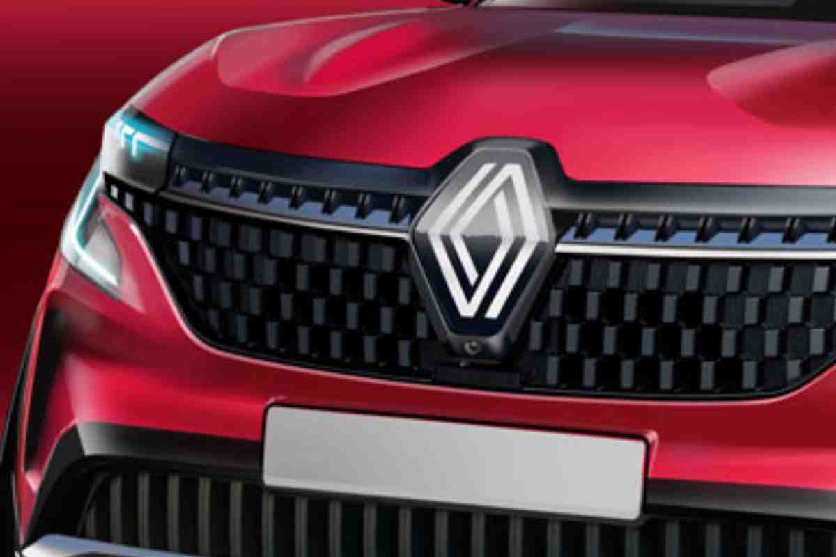 Renault nuovo crossover su base Captur