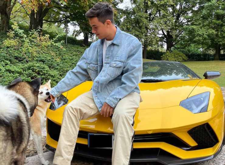 Le auto preferite di Dybala italiane garage fiat lamborghini jeep