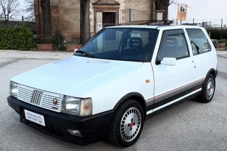 FIAT Uno Turbo che auto straordinaria