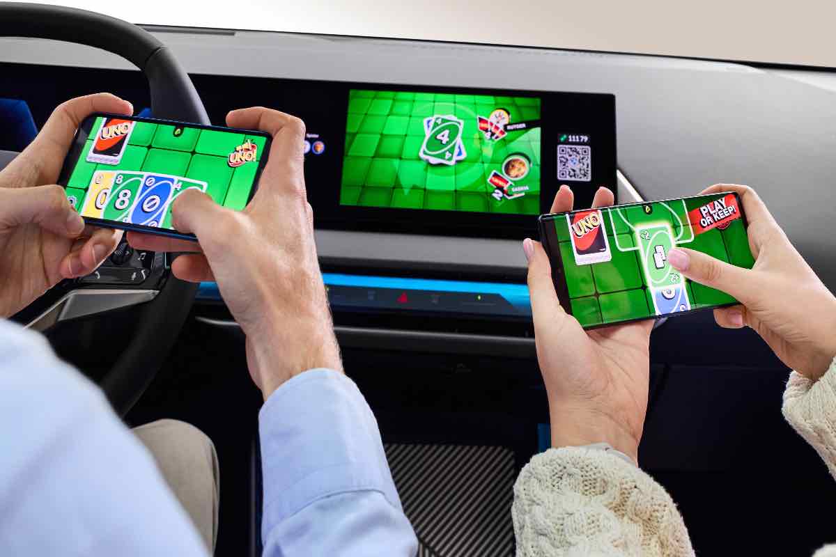 La BMW porta il gioco UNO in auto