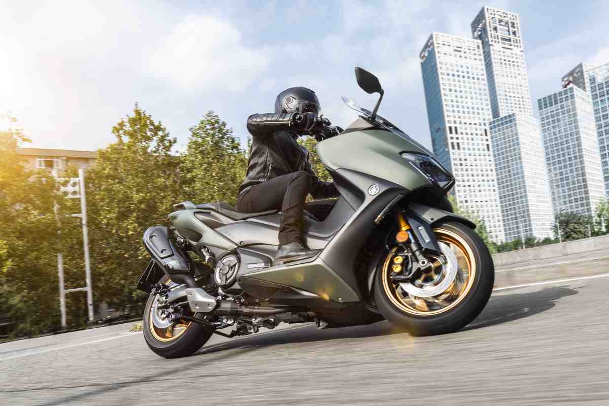 Yamaha T-Max prezzo caratteristiche