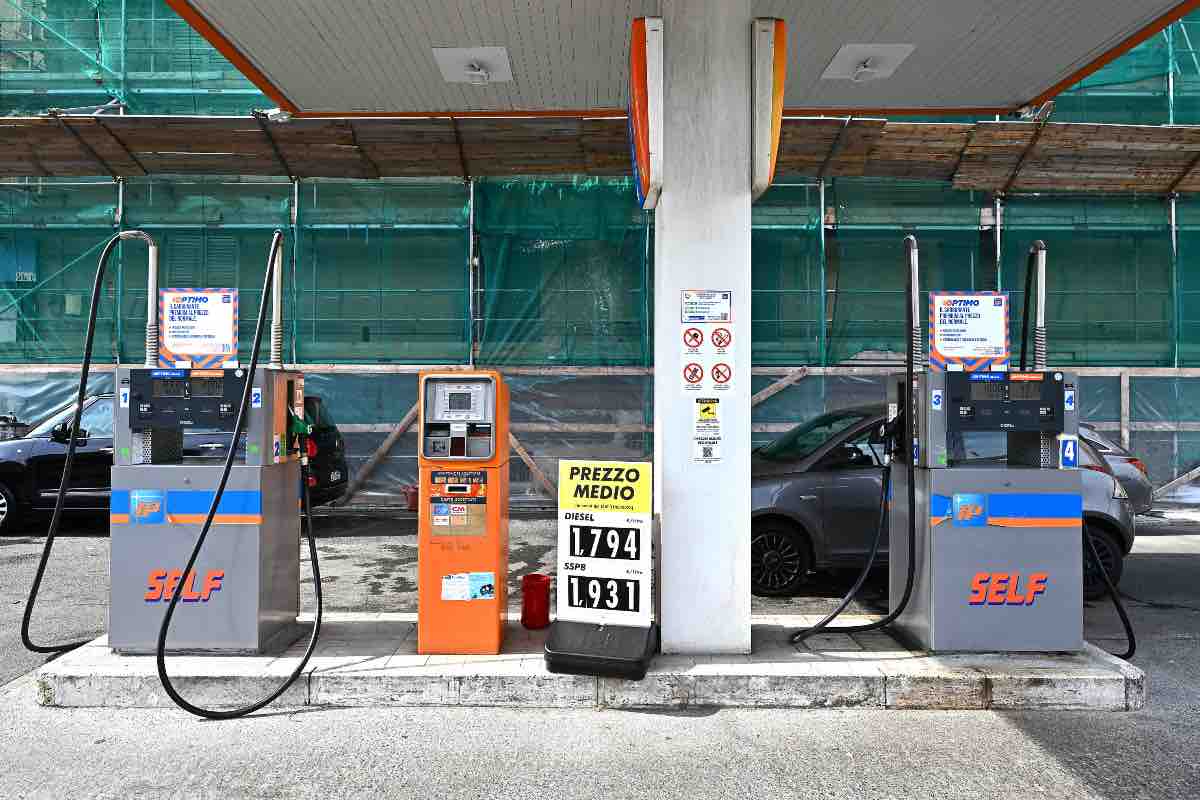 Prezzi in calo per benzina e diesel