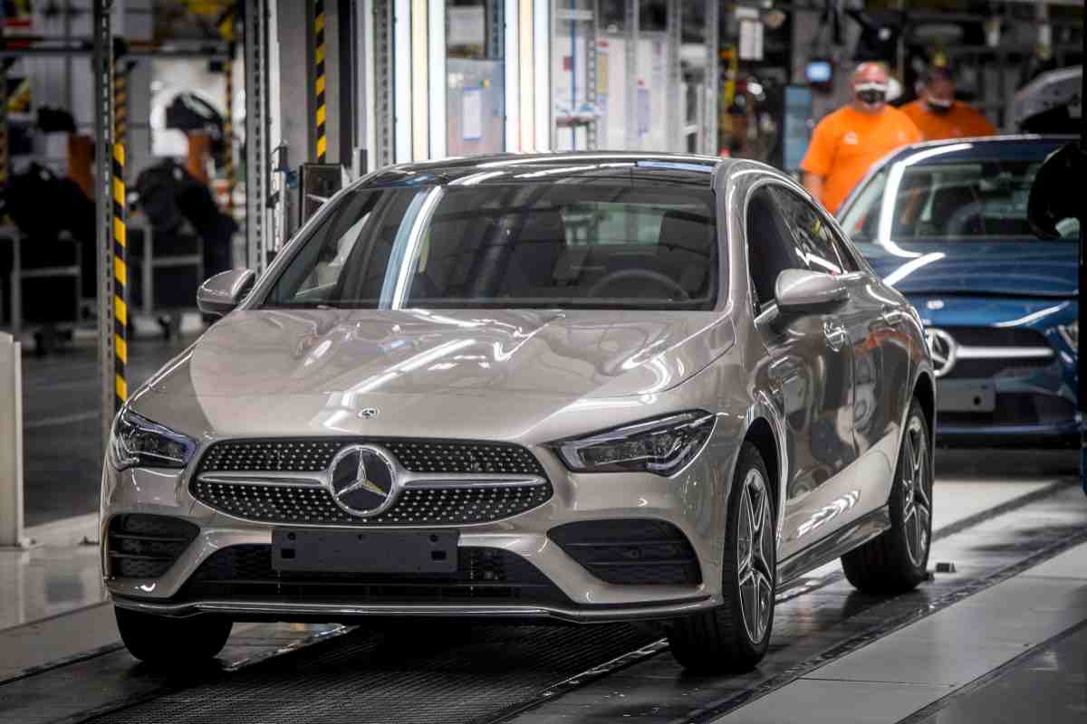 In Cina mezzo milione di richiami Mercedes