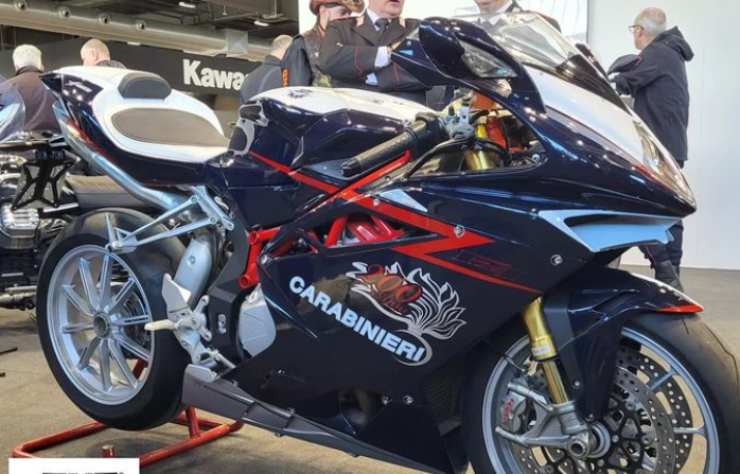 MV Agusta F4 RR Bicentenario novità moto carabinieri