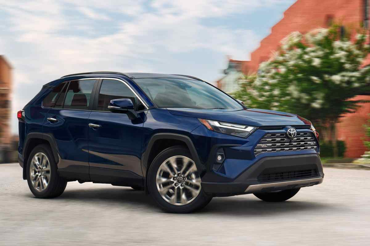 Toyota RAV4 torna la leggenda