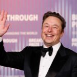 Elon Musk abbatte il prezzo della Tesla Cybertruck