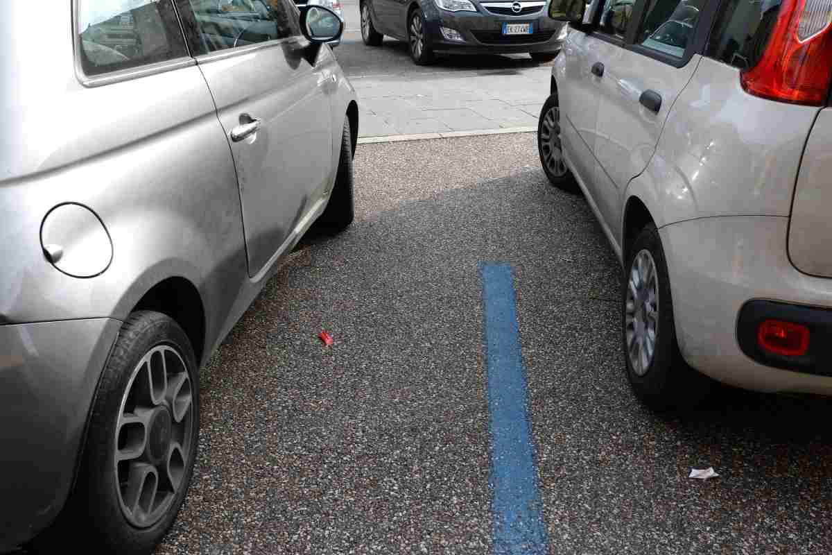 Parcheggio strisce blu