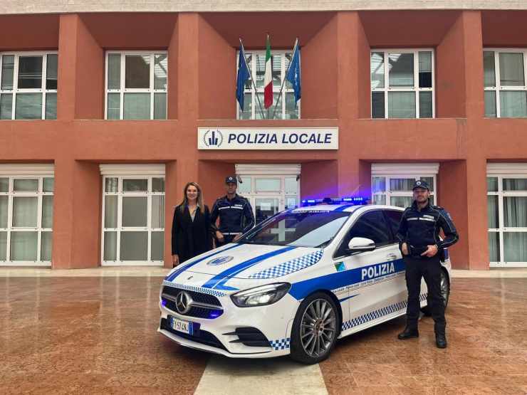 Polizia Mercedes