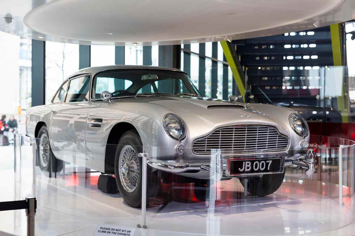 Aston Martin James Bond