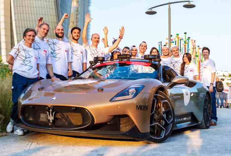 Maserati, l'AI-Driver conquista il record mondiale