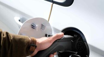 Auto elettriche, addio ai prezzi esagerati: buone notizie per tutti, che svolta