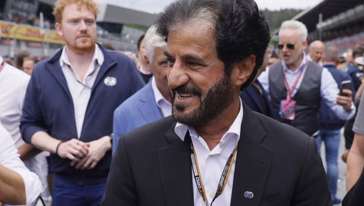 Il presidente della FIA Mohammed Ben Sulayem sulla griglia di partenza di un GP di Formula1