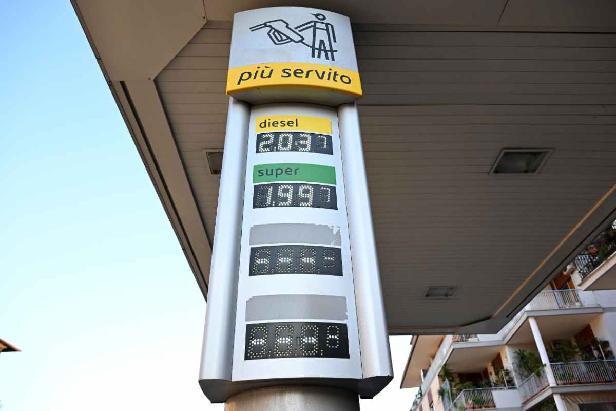 Stazioni di servizio per benzina e diesel