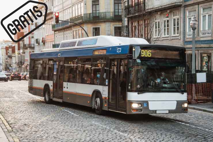 Autobus in marcia