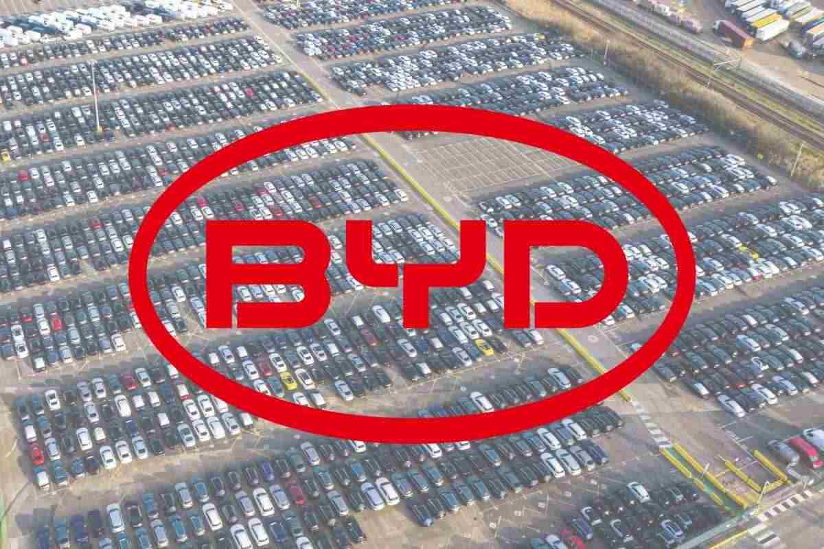 BYD punta al mercato europeo con una nuova nave cargo che può contenere 7.000 auto