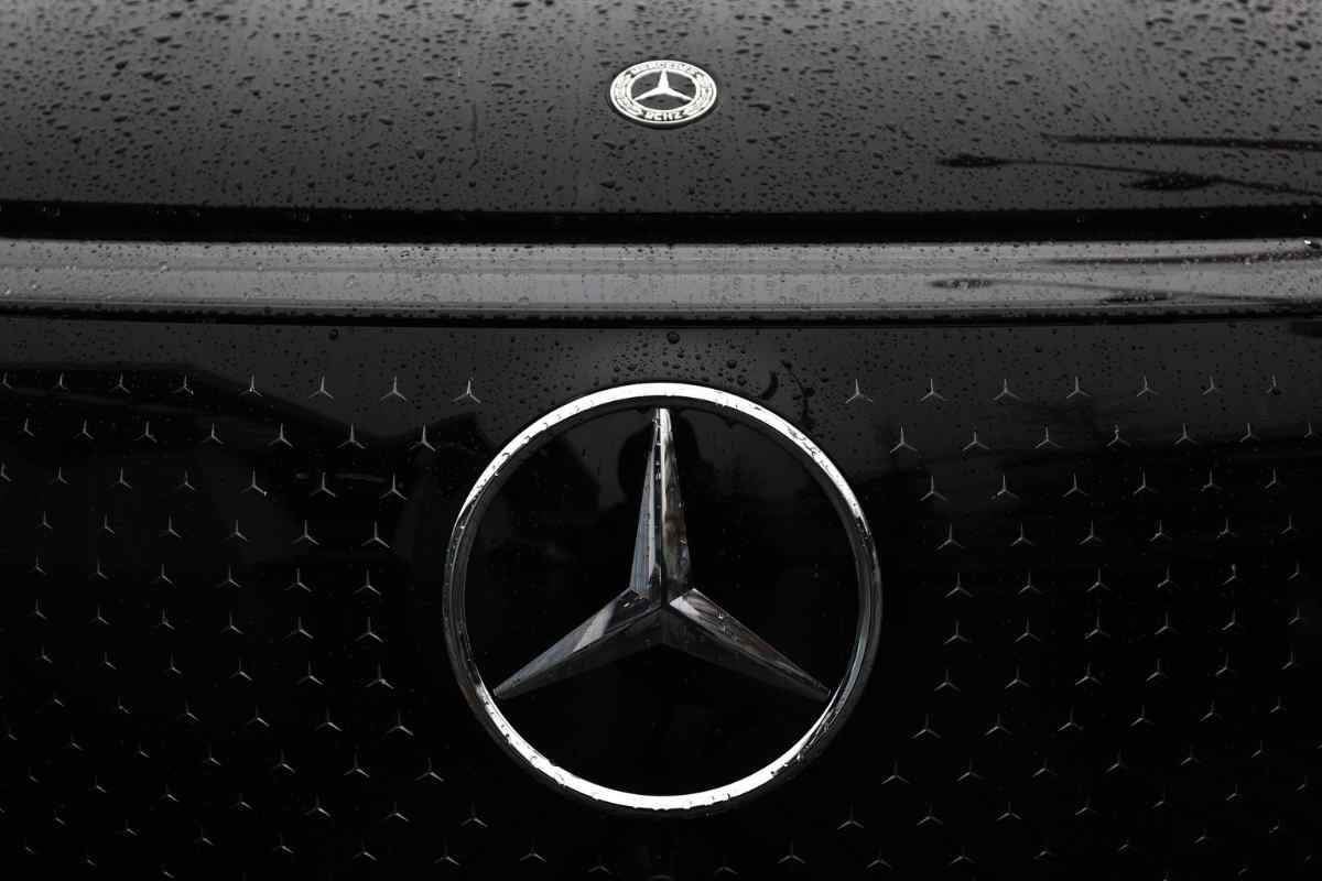 Mercedes logo