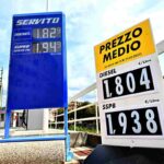 Un distributore di benzina e diesel