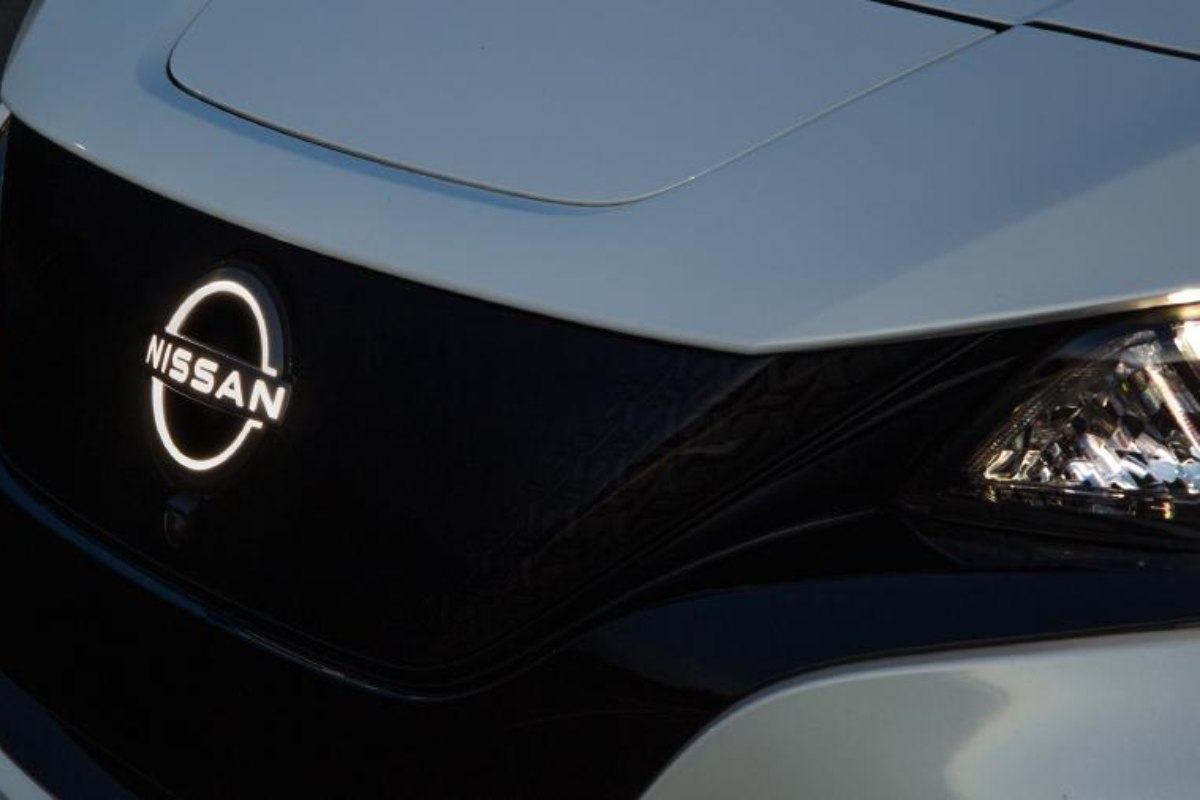 nissan leaf logo