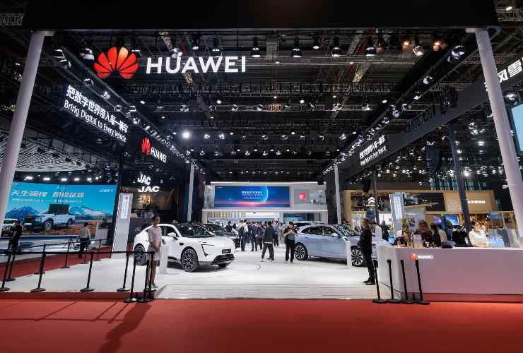 Huawei, a KEY 2025 porta HTC per abbassare i costi