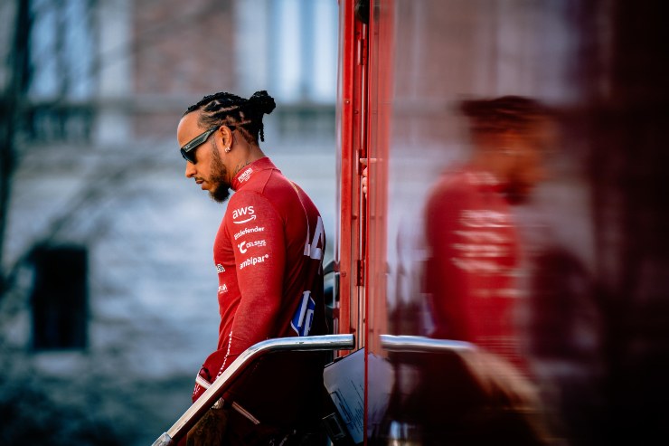 Hamilton e il retroscena di Wolff sul vestito