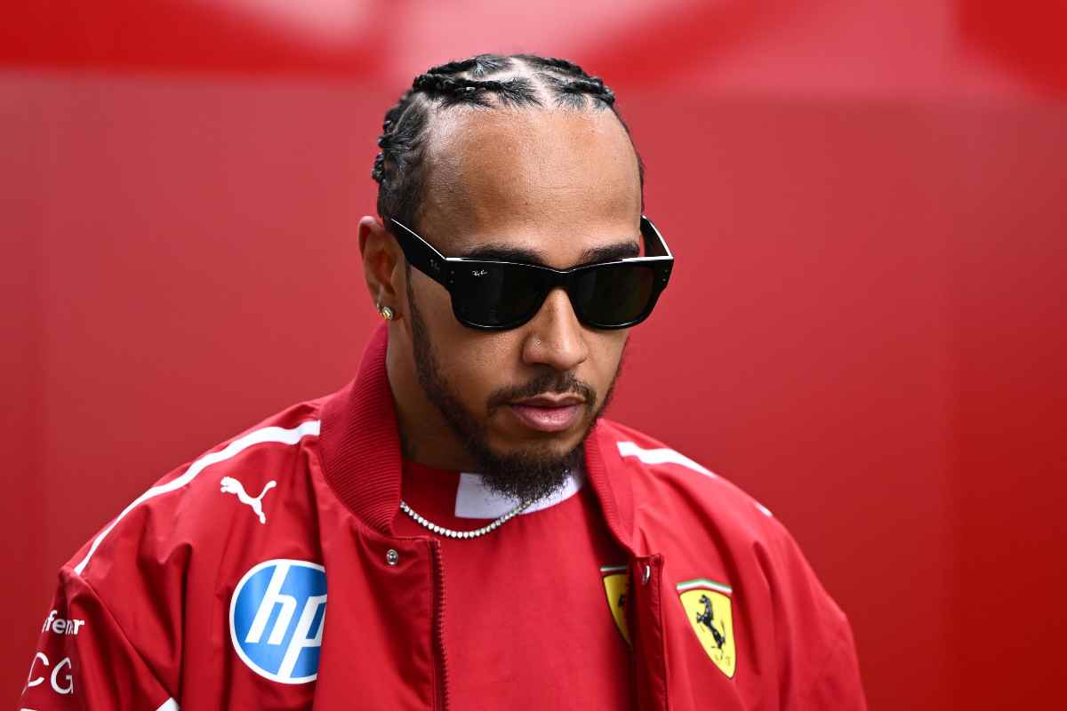 Lewis Hamilton a capo basso