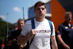Max Verstappen nel paddock di Imola