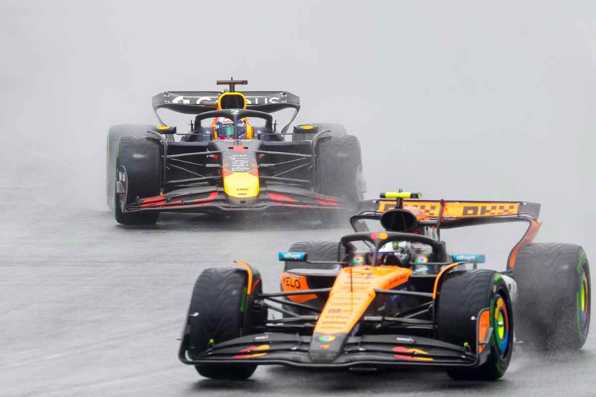 Lando Norris davanti a Max Verstappen a Miami