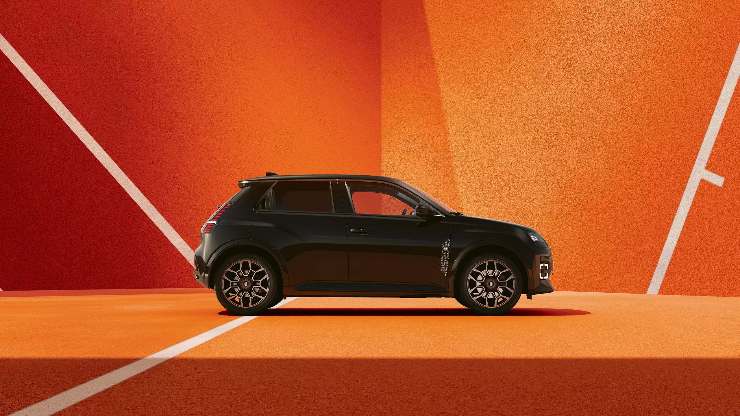 Renault 5 E-Tech Electric un modello speciale per il Roland Garros