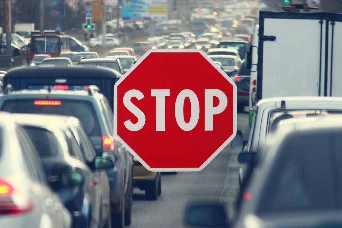 Auto traffico stop revisione