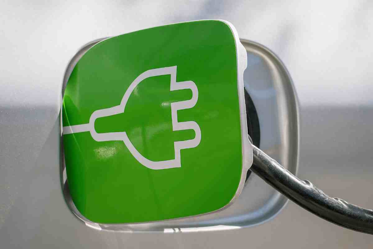 auto elettrica presa