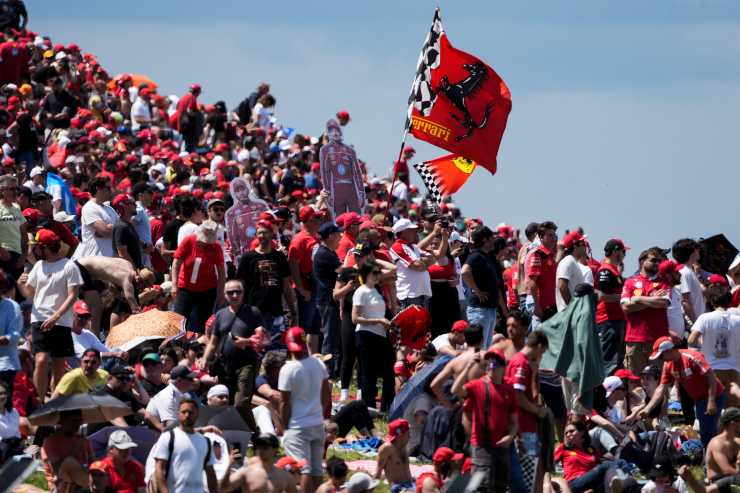 Bandiera Ferrari Luca Cordero Montezemolo funerale