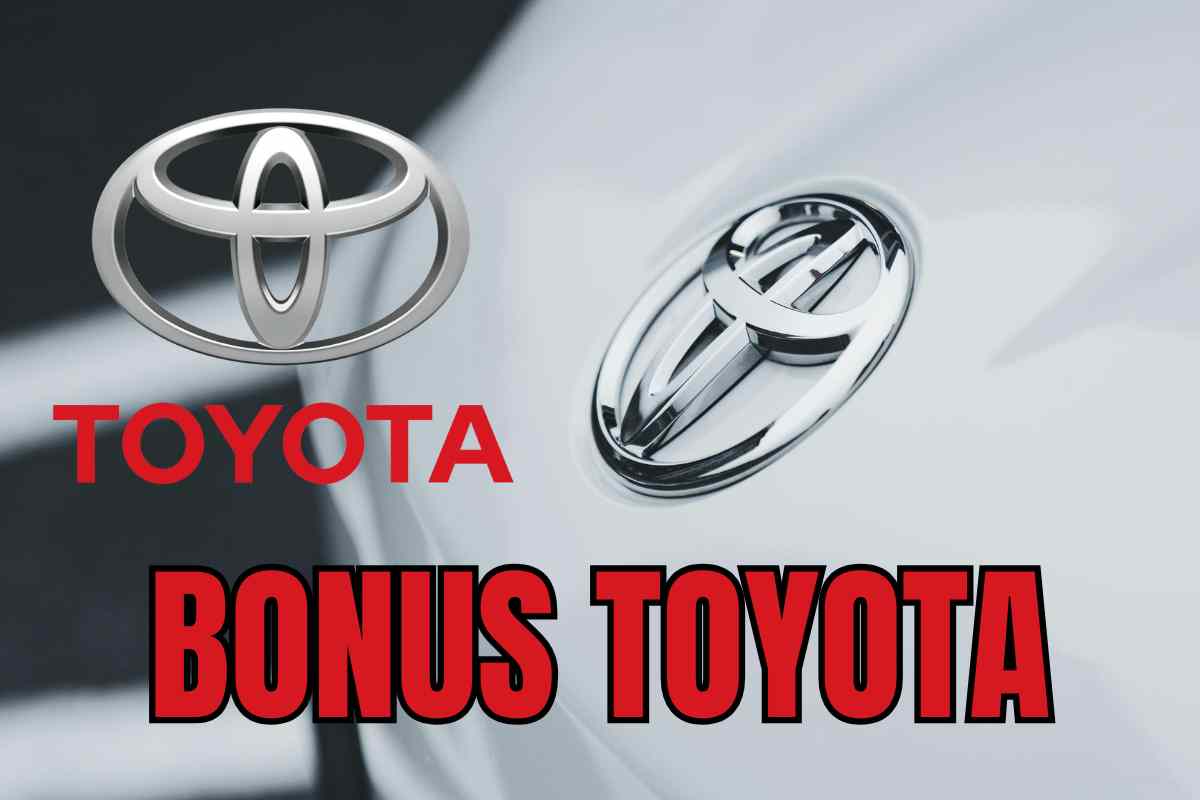 auto cofano toyota logo