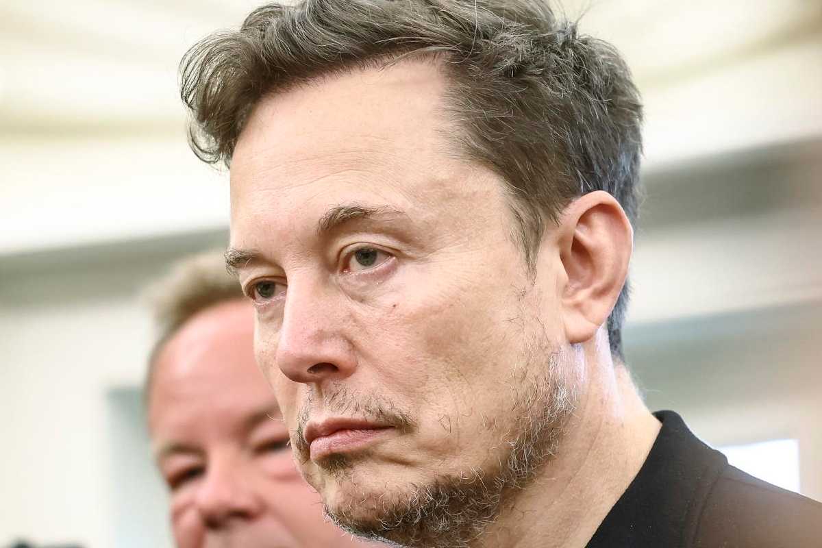 Tesla Elon Musk novità addio vendita marchio
