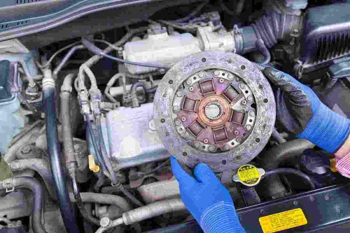 frizione motore auto
