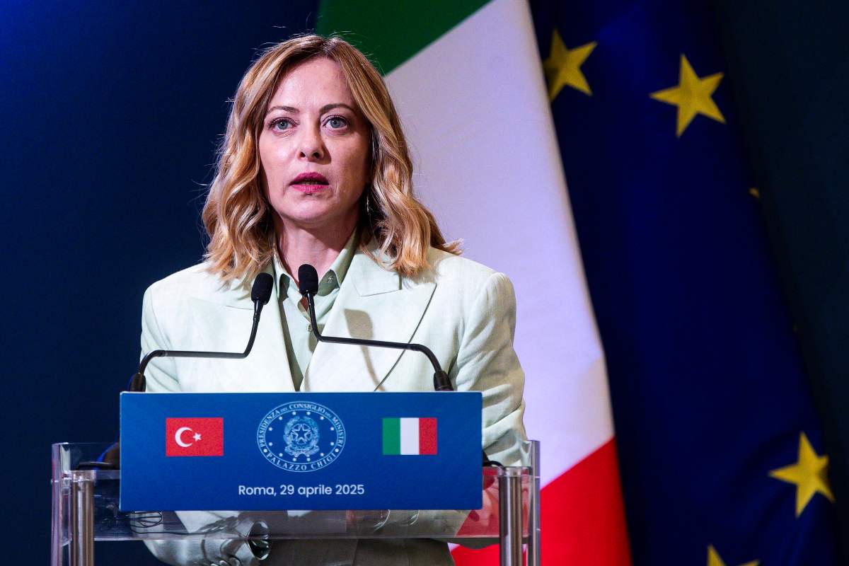 Auto elettrica Giorgia Meloni esenzione