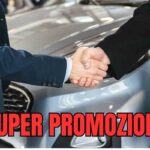 concessionario auto stretta di mano