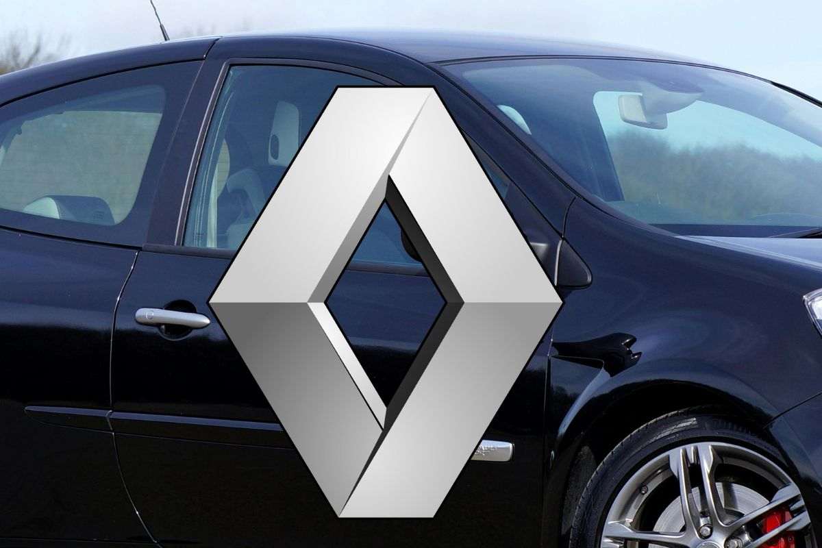 Renault Clio novità benzina addio