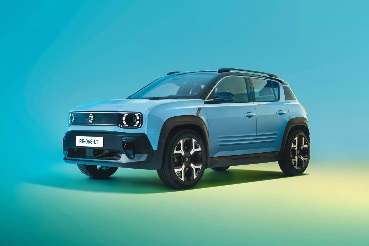 FIAT Grande Panda rivale Renault 4 E-Tech Electric