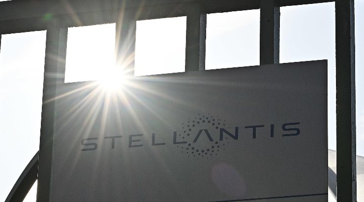 stellantis logo