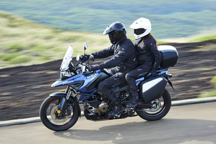 Suzuki V-Strom 1050 SE novità BMW R 1300 GS