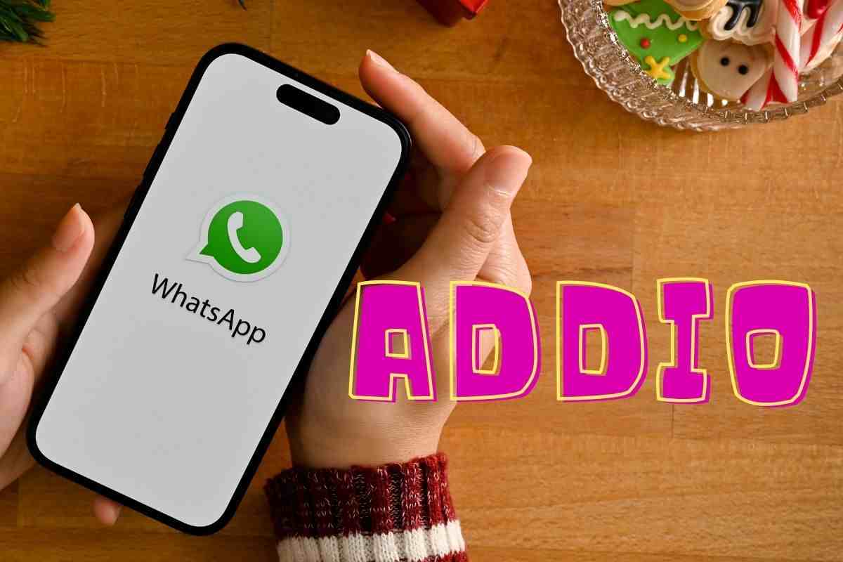 WhatsApp addio problemi Apple CarPlay